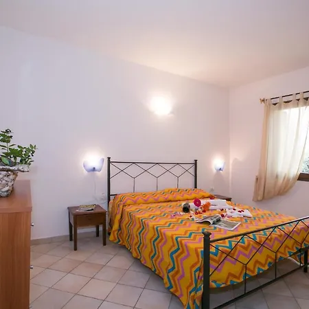 Sleeps 4 Air Con * Budoni