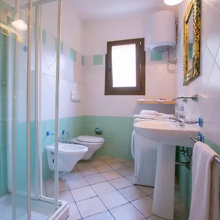 Sleeps 4 Air Con Lejlighed Budoni