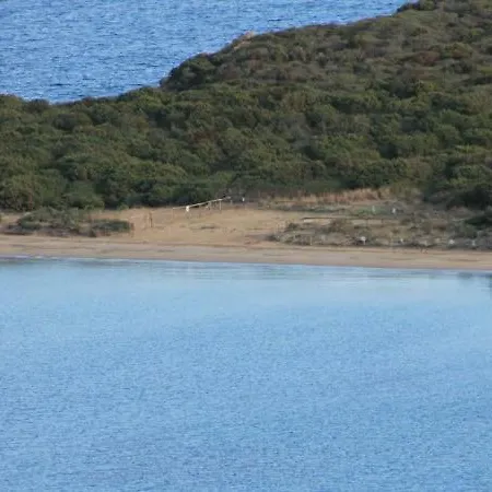 Sleeps 4 Air Con