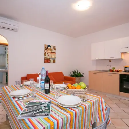 Sleeps 4 Air Con Daire *