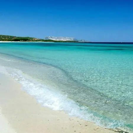 Sleeps 4 Air Con Budoni